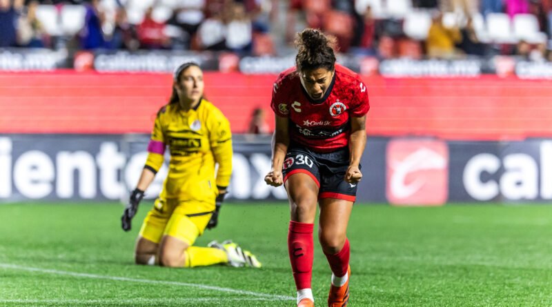 Goleada perrísima en el estadio Caliente