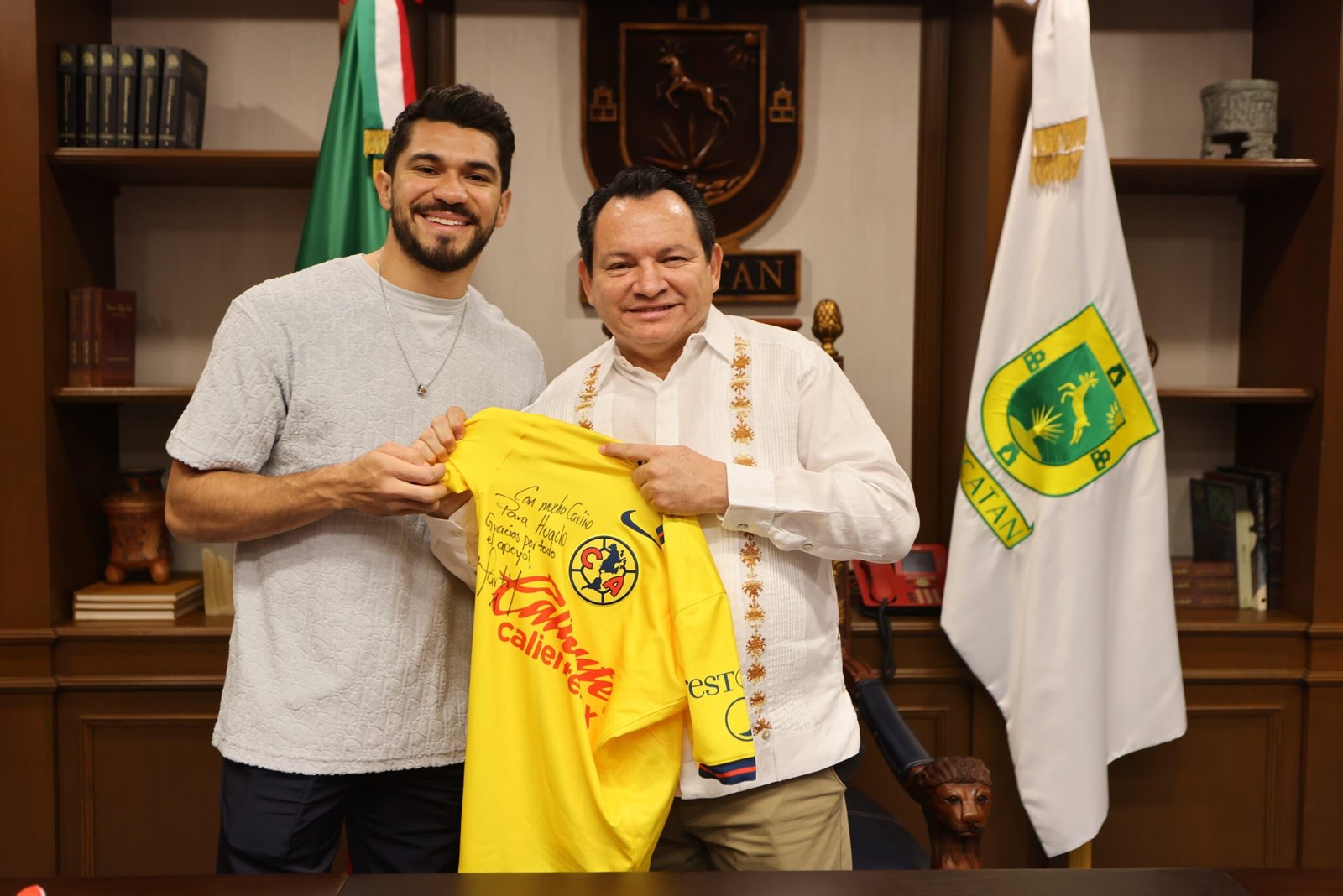 El Gobernador Joaquín Díaz Mena sostuvo una reunión con el futbolista yucateco Henry Martín,