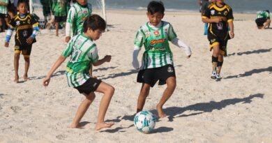 REALIZAN TORNEO DE FUTBOL PLAYERO EN SISAL