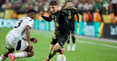 MEXICO Y COSTARICA EMPATAN 0-0 EN LA COPA ORO