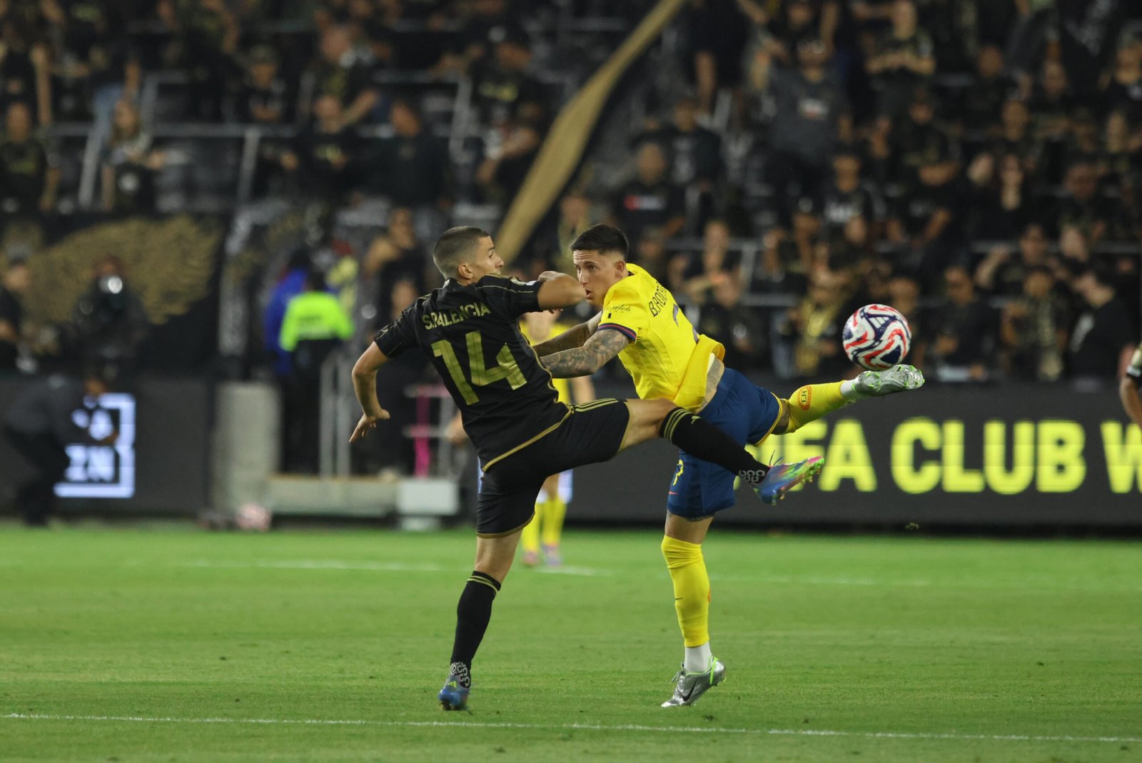 LA FC GANA 2-1 AL AMERICA Y SE LLEBA EL ULTIMO BOLETO PARA EL CAMPEONATO MUNDIAL DE CLUBES DE FIFA